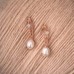 Load image into Gallery viewer, Pearl Drop Earrings