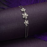 Load image into Gallery viewer, Floral Pearl Bracelet