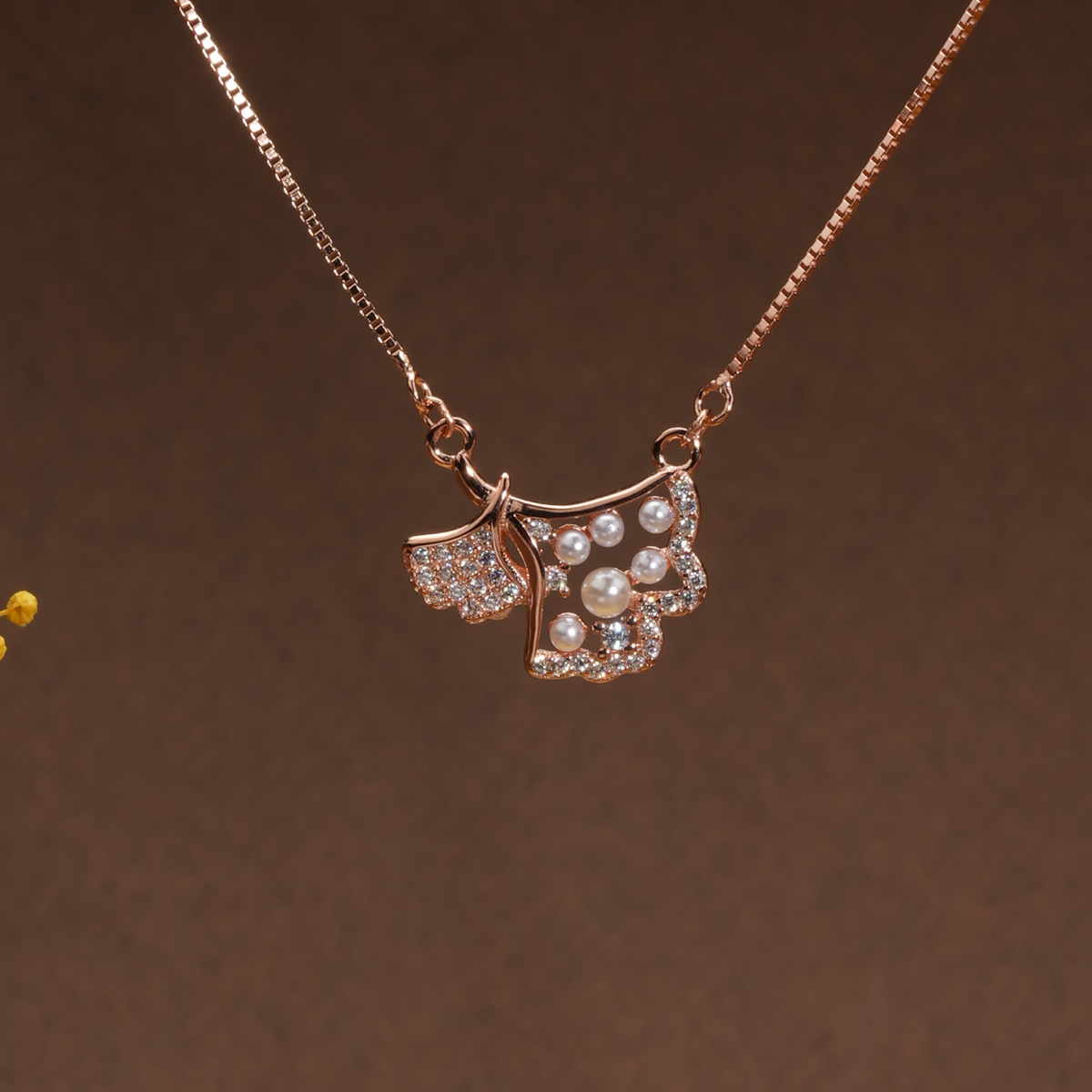 Ginkgo biloba chain
