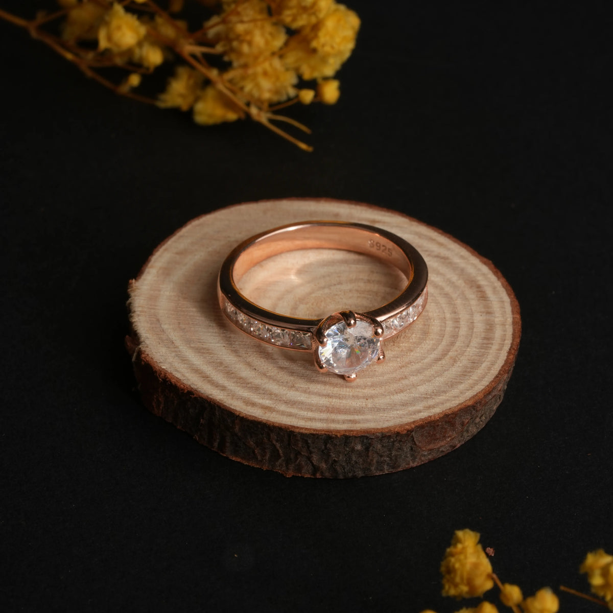 Solitaire spark ring