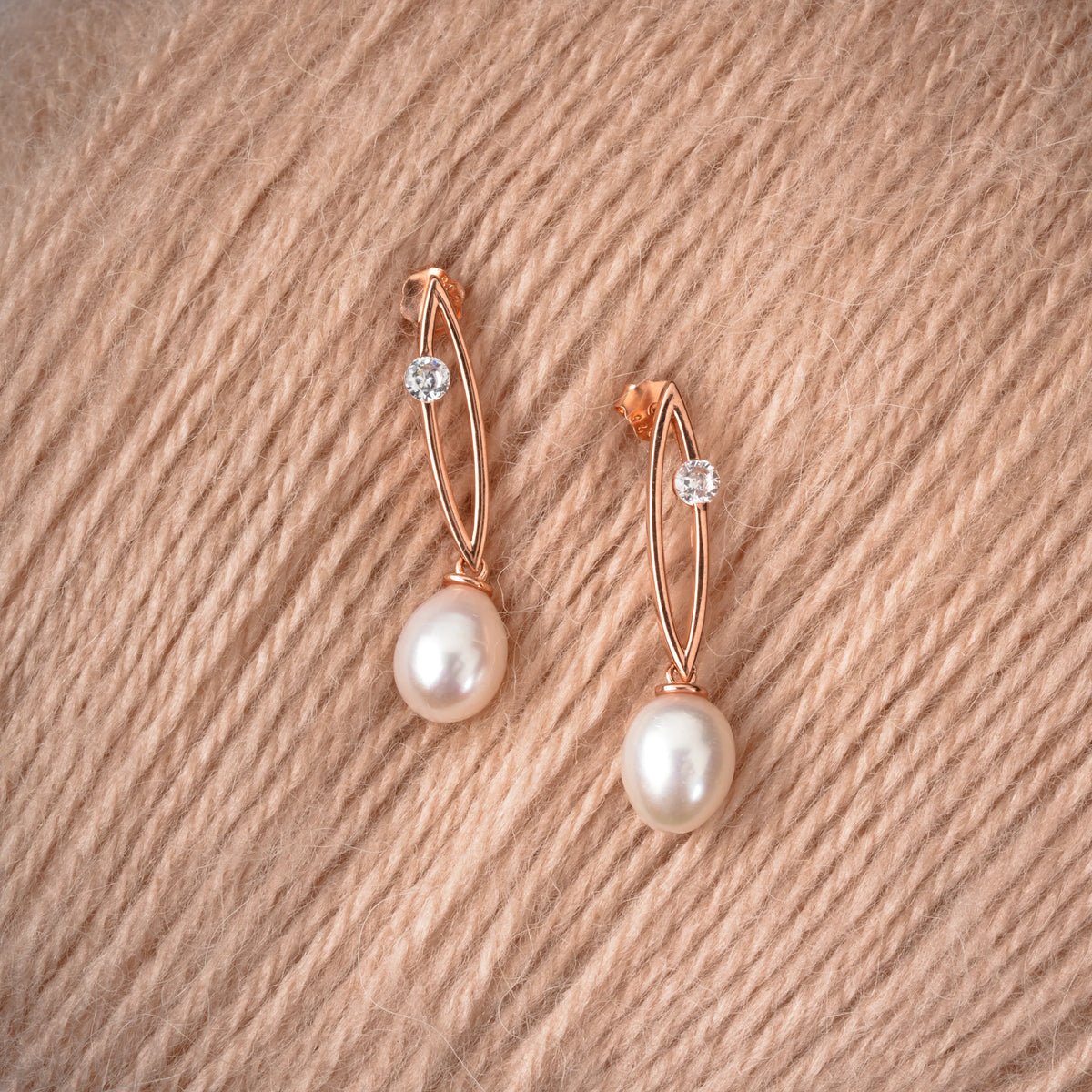 Pearl drop earrings