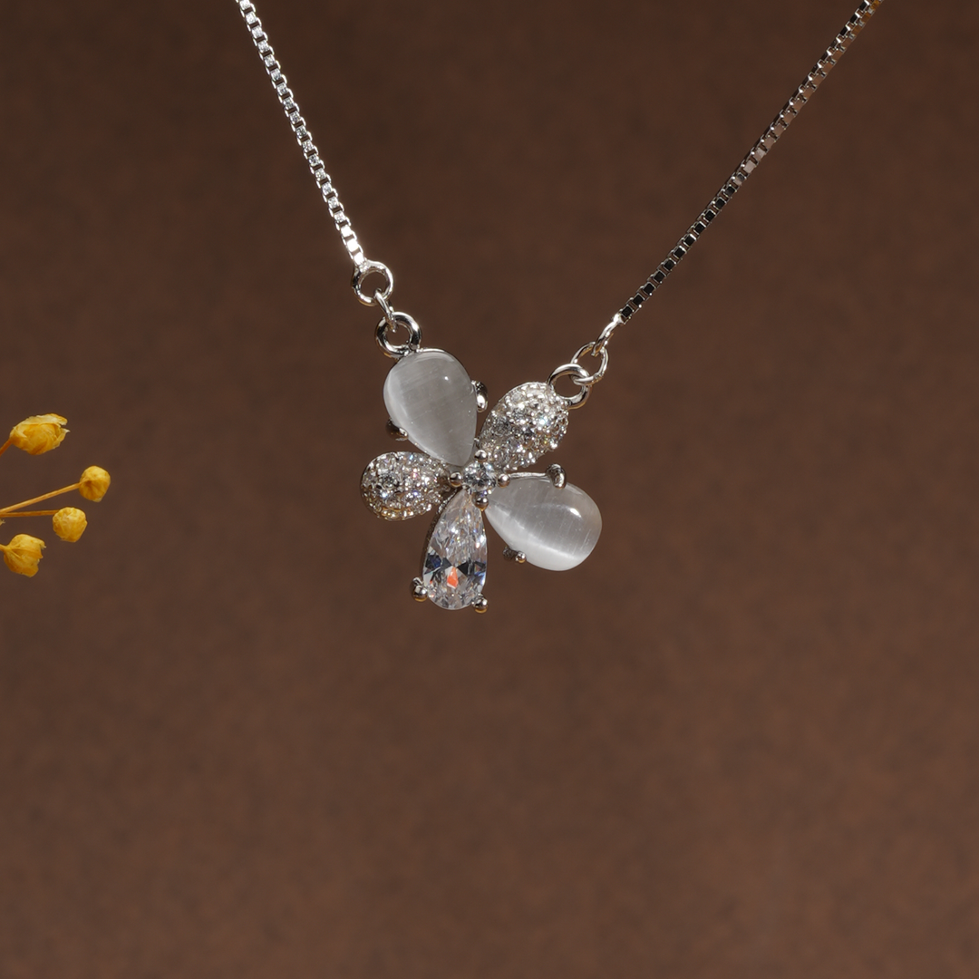 Periwinkle Pendant Chain