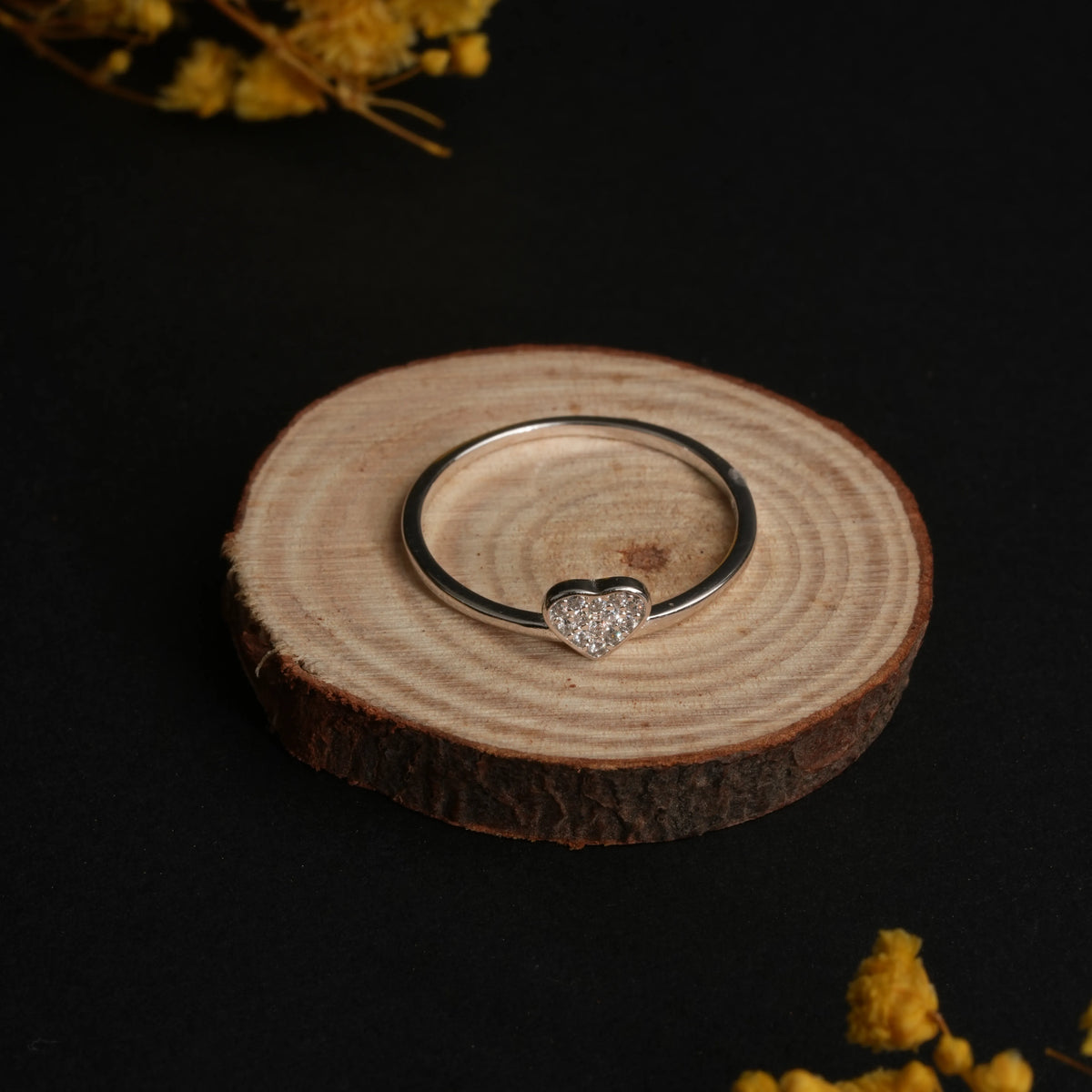 Heart shine ring