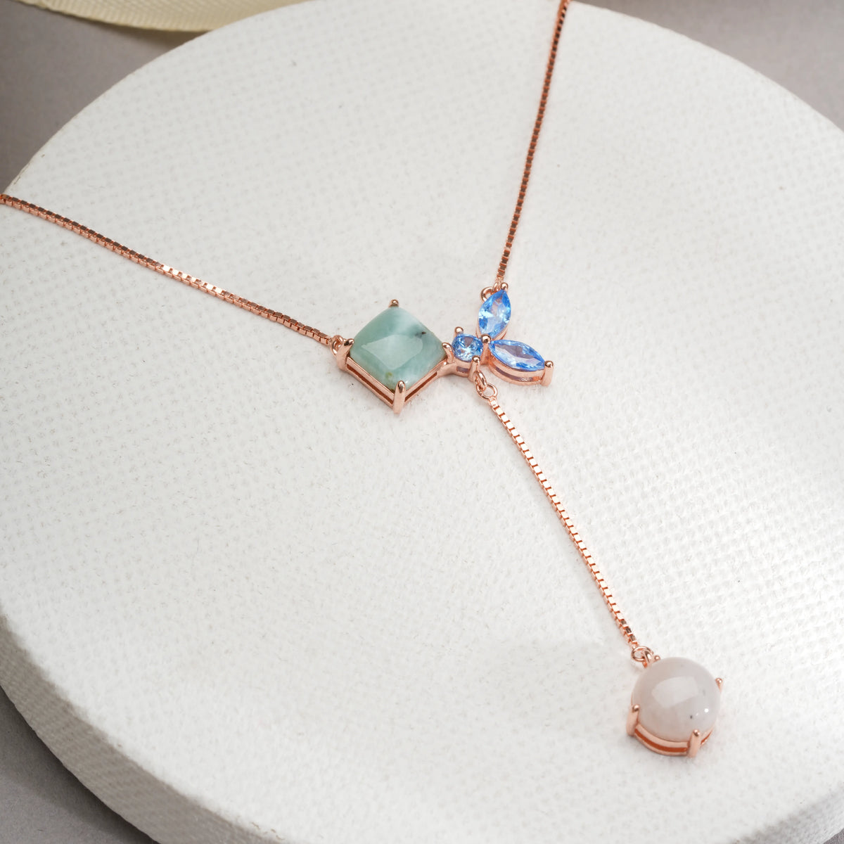 Meadow breeze lariat chain