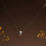 Load image into Gallery viewer, Gleam Pendant Chain
