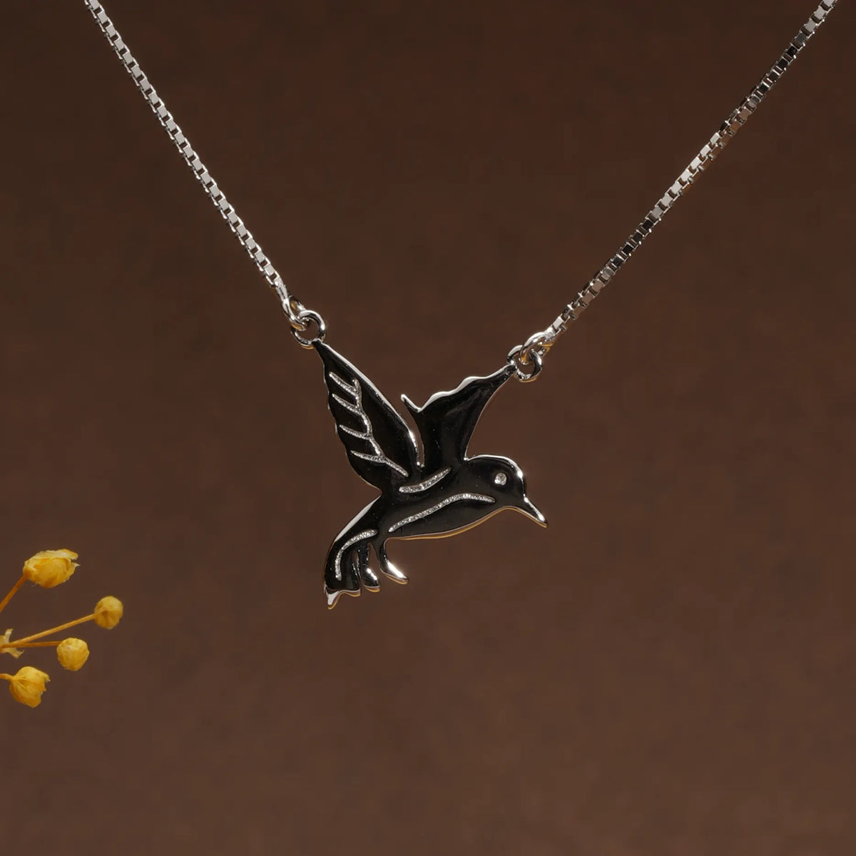 Black hummingbird chain