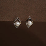 Load image into Gallery viewer, Rhombus Pearl Studs
