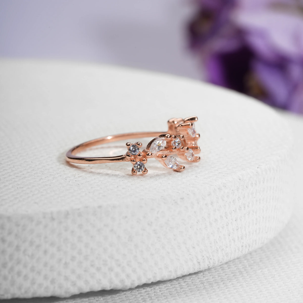 Marquise gold leaf ring