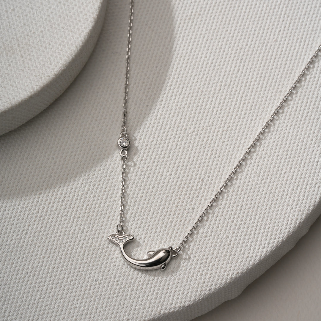 Sleek Dolphin Chain