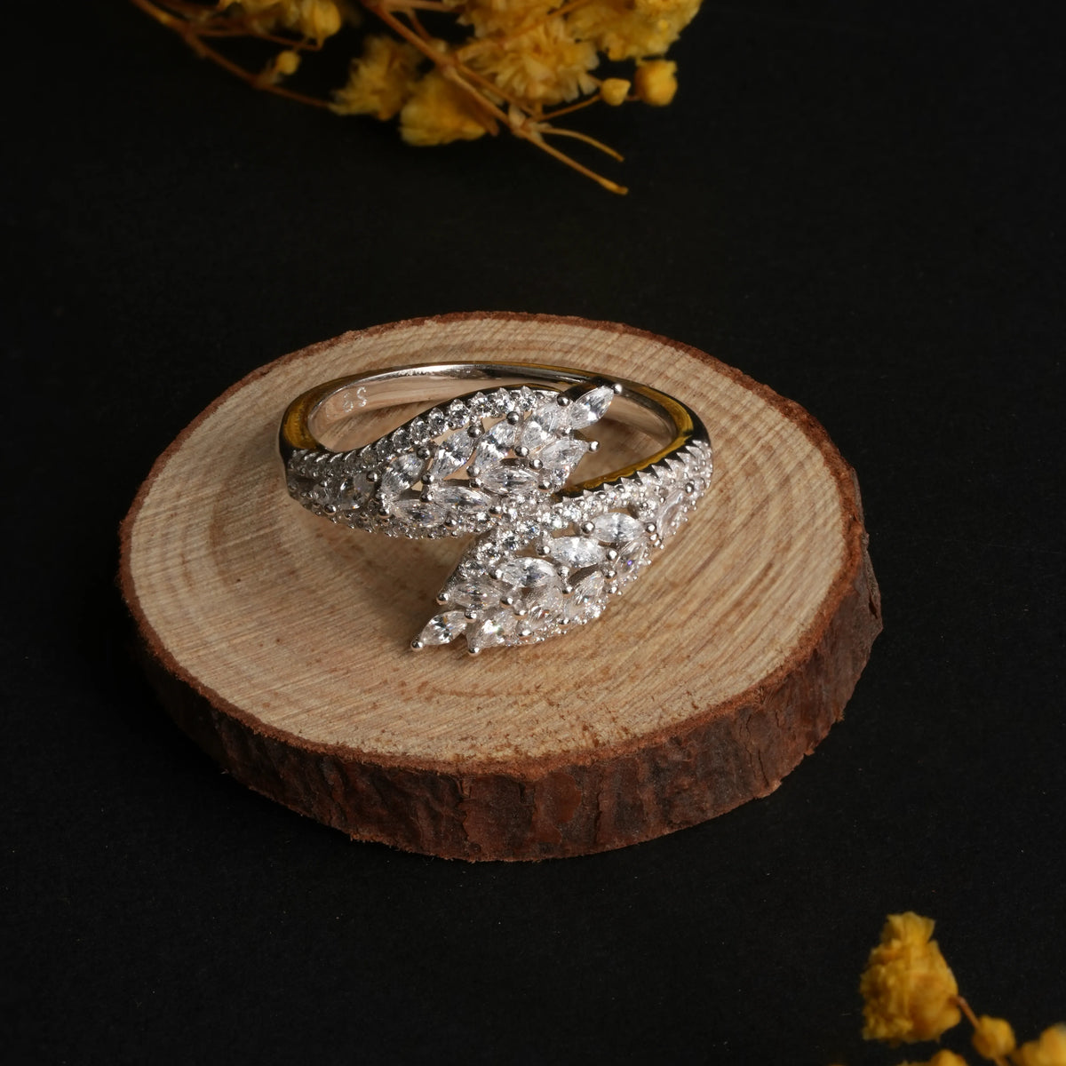 Leaflight gemstone ring