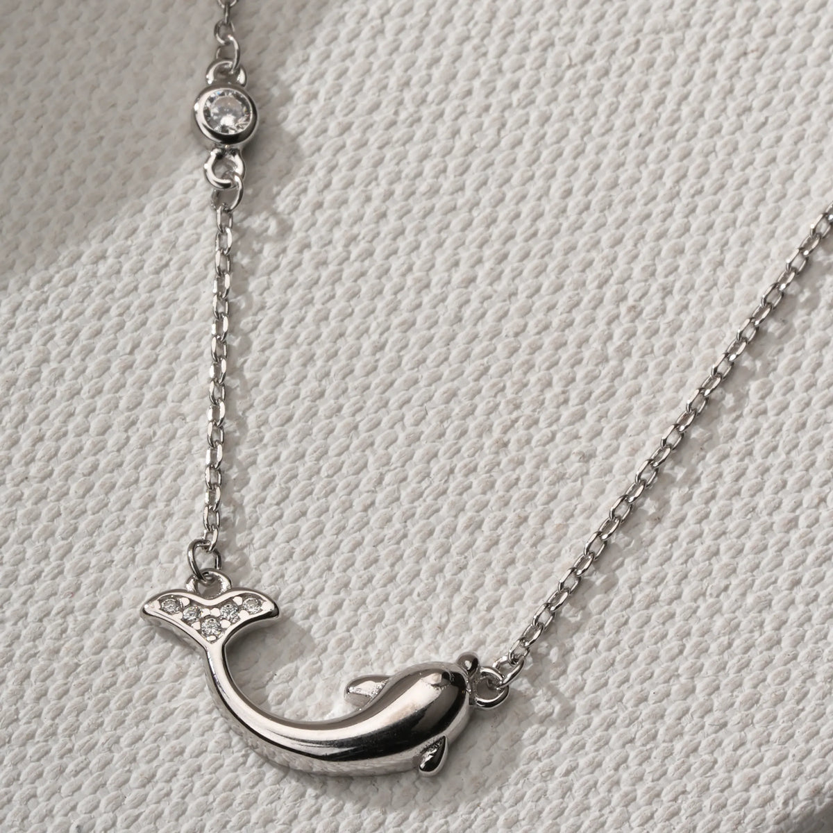 Sleek dolphin chain
