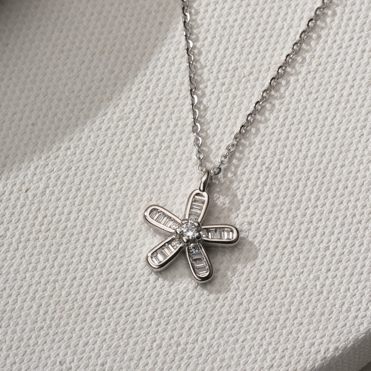 Crystal bloom daisy chain