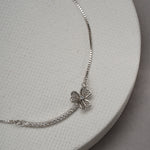 Load image into Gallery viewer, Tri- Petal Clover Chain

