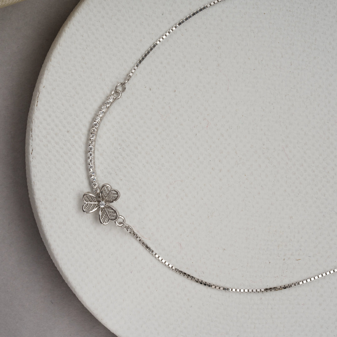 Tri- Petal Clover Chain