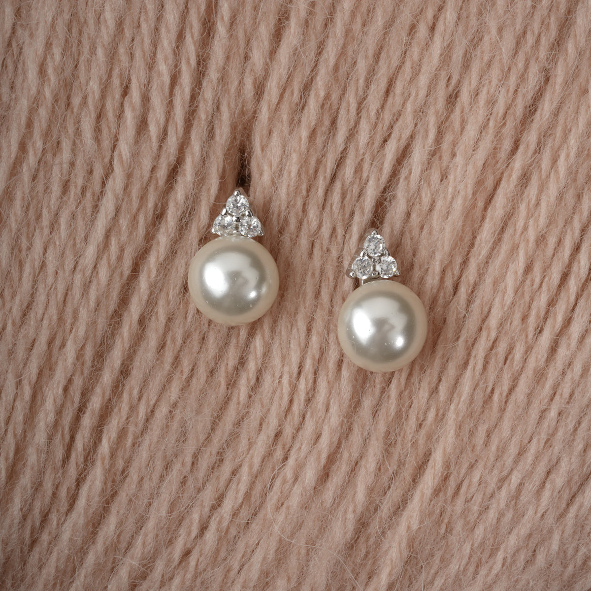 Luna pearl studs