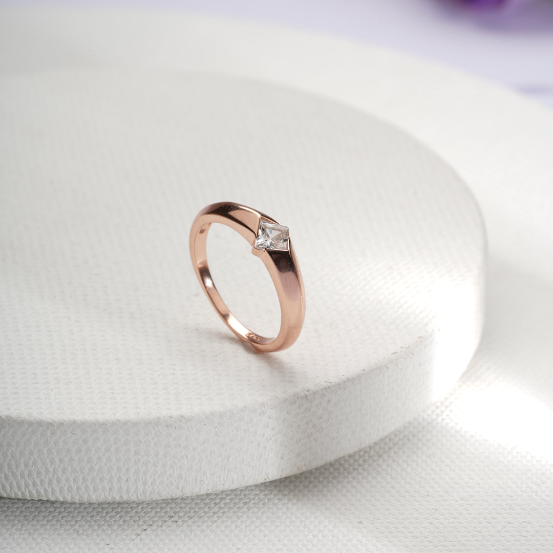 Aura Solitaire Ring