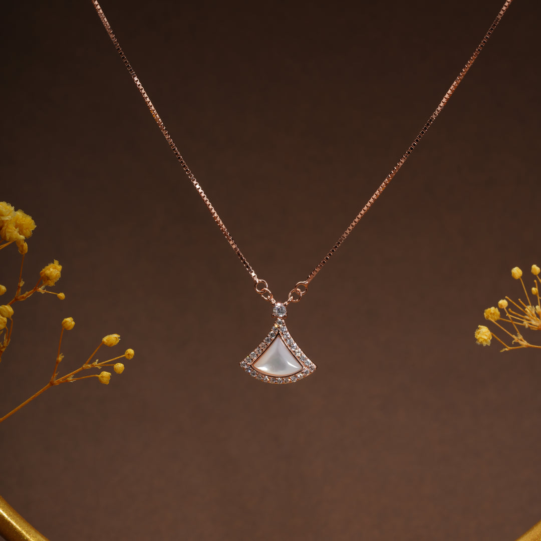 Luna Fan Pendant Chain