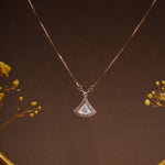 Load image into Gallery viewer, Luna Fan Pendant Chain
