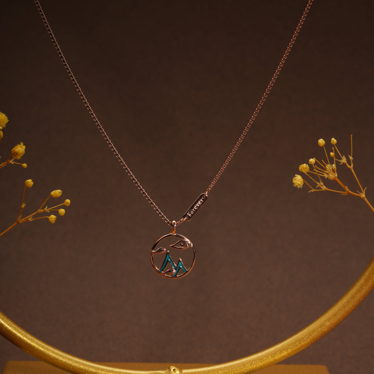 Forever peaks pendant chain